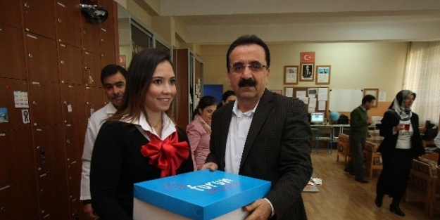 Bayraklı Belediyesi’nden Öğretmenlere Sürpriz