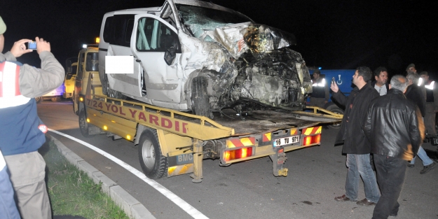 Karacabey'de zincirleme kaza, 11 yaralı