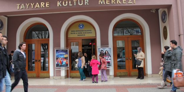 Şehir Tiyatrosu perdelerini açıyor