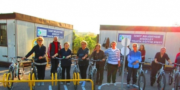 İzmit Belediyesi’nden Öğretmenler İçin Bisiklet Turu