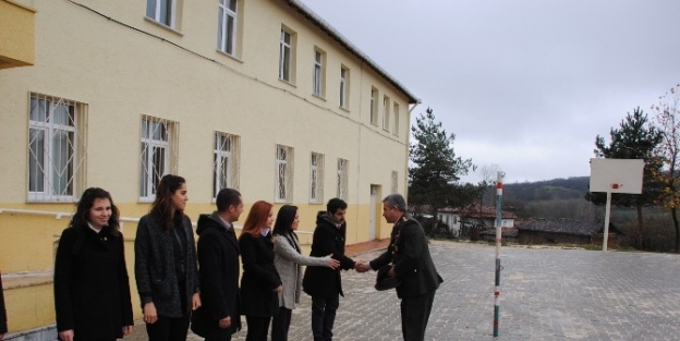 İl Jandarma Komutanı Albay Alper Sır’dan Öğretmenlere Ziyaret