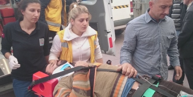 Bina Boşluğuna Düşen İnşaat İşçisi Yaralandı