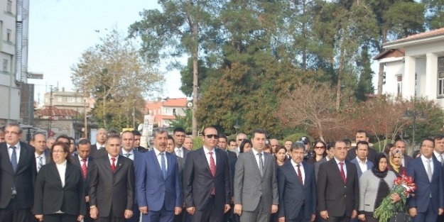 Ceyhan’da Öğretmenler Günü Kutlandı