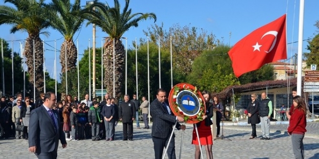 Foça’da 24 Kasım Öğretmenler Günü Kutlandı