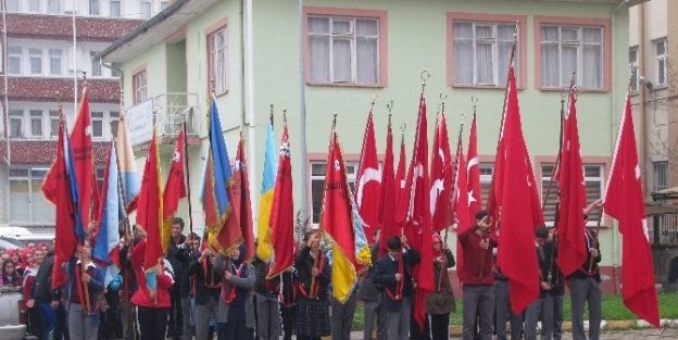 Vezirköprü’de Öğretmenler Günü Kutlandı