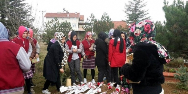 Öğretmenlerini Unutmadılar