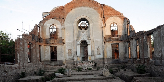 Musevilerden sinagog açıklaması