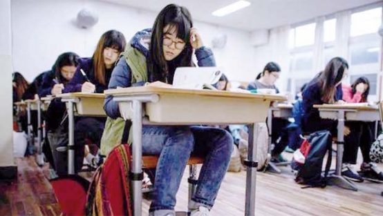 Üniversite sınavındaki hata istifa getirdi