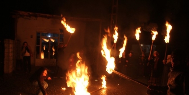 Protestocular Az Daha Yanıyordu