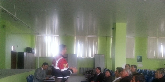 Köprüköy’de Servis Sürücülerine Eğitim Semineri Verildi