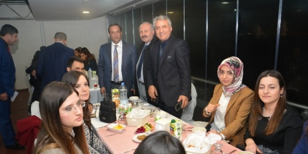 Dilovası’nda Öğretmenler Günü Kutlandı