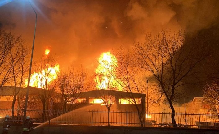 Tekirdağ’da fabrika yangını kontrol altına alındı