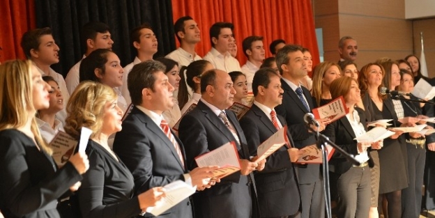 Öğretmenler İçin Şarki Söylediler