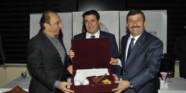 Darıca’da Öğretmenler Günü Kutlandı