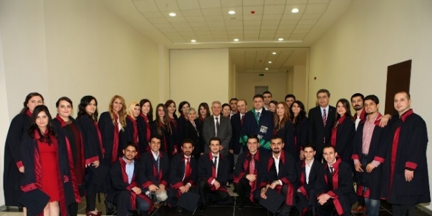 34 Genç Diş Hekimi Yemin Etti, Mesleğe Adım Attı