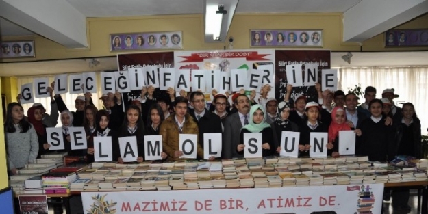 Kardeş Okulları İçin Kitap Topladılar