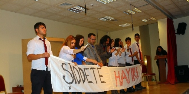 Yunak’ta Öğretmenlere Kutlama