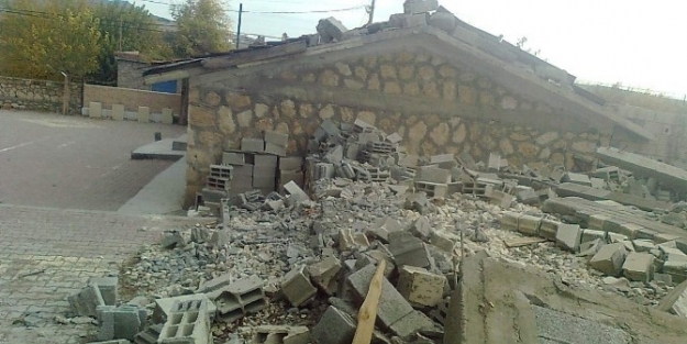 Sit Alanı Üzerine Yapılan Yapı Yıkıldı