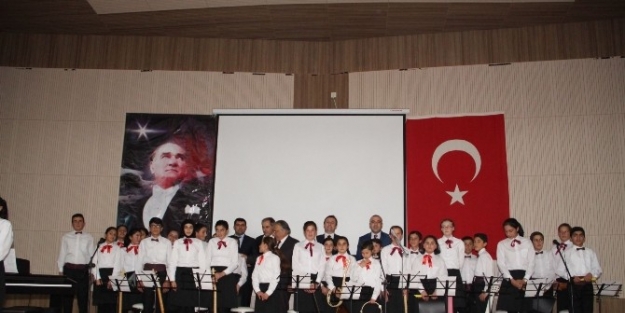 Yibo’lu Öğrencilerden Öğretmenlere Yıldızlı Gece