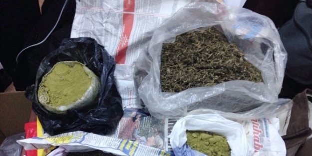 Uyuşturucular Yorgan İçine Gizlenmiş Halde Bulundu