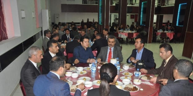 Kahta İlçesinde Öğretmenler Yemekte Buluştu