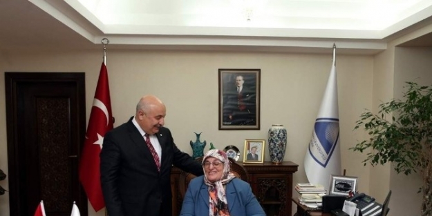 Rektör Gönüllü, İlkokul Öğretmeni Gökuç’u Misafir Etti