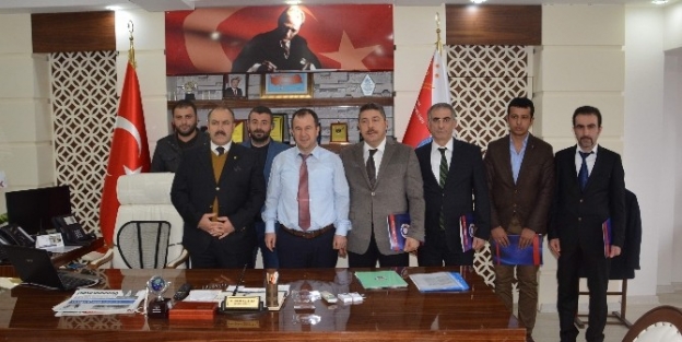 Emniyet Müdüründen Başarılı Personele Teşekkür Belgesi