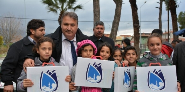 Başkan Çerçi Çocuklari Sevindirdi