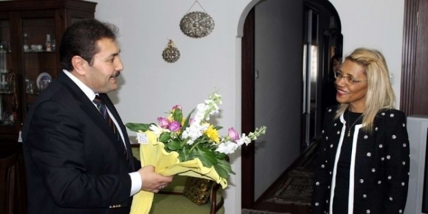 Emektar Öğretmene Ödül