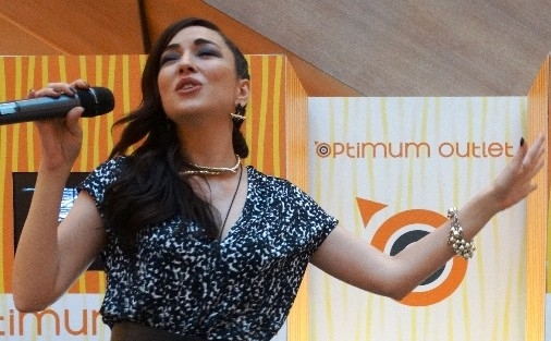 Nil Özalp Optimum’da Şovuyla Büyüledi