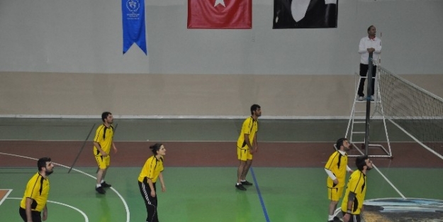 Ürgüp’te Voleybol Turnuvası