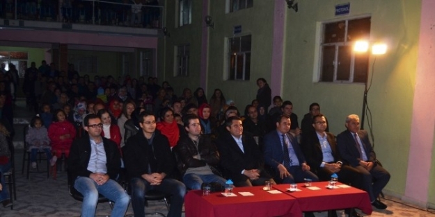 "aşka Olan Meyilim Senin Yüzünden" Selendi De Sahne Aldı