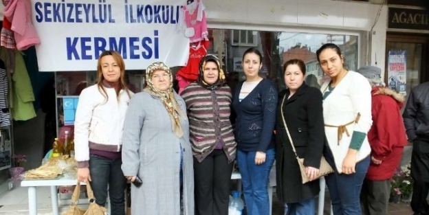 Kermes Geliriyle Okul Boyanacak