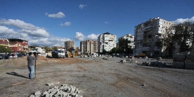 Bayraklı Belediyesi’nden Çok Amaçlı İki Pazaryeri