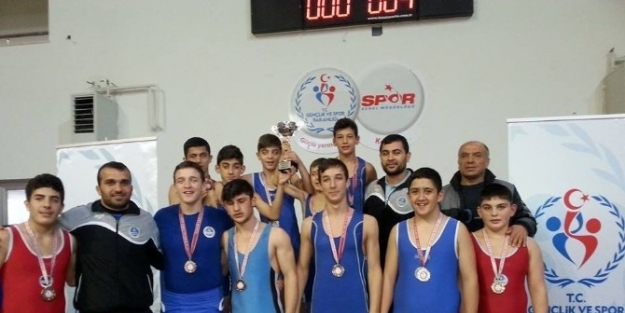 İzmitli Güreşçiler Kocaeli Şampiyonu Oldu