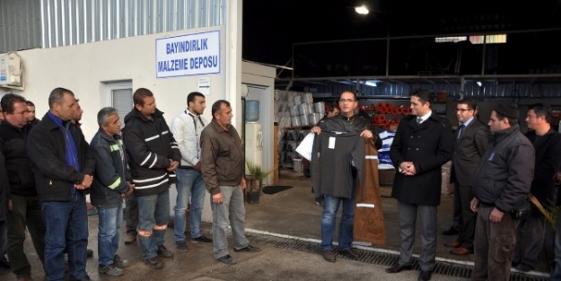 Aliağa Belediyesi İşçisine Sahip Çikiyor