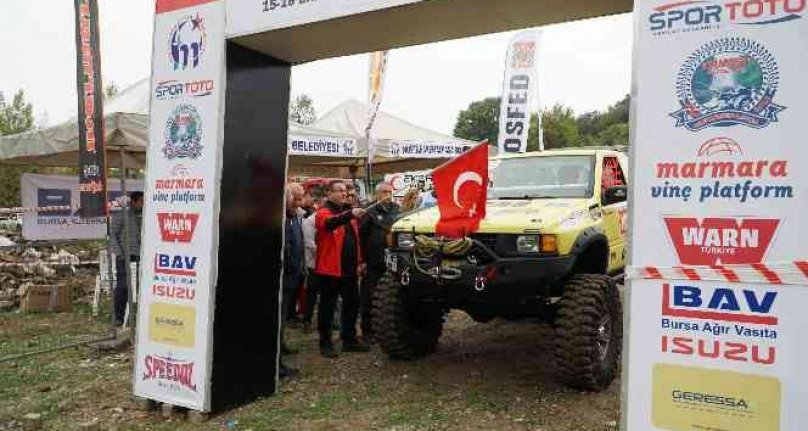 Bursa'da offroad yarışları nefesleri kesti