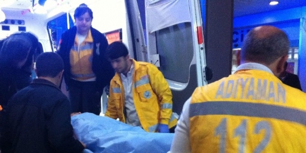 Merdivenlerden Düşen Genç Kız Yaralandı