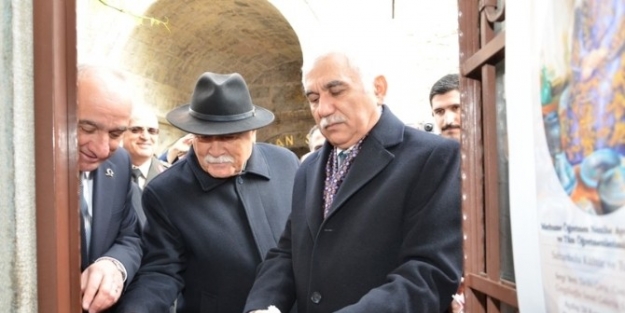 Zafer Çamlica Resim Sergisi Açıldı