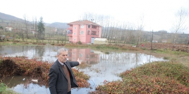 Sel Korkusu Yaşayan Köylüler Yetkililerden Yardım Bekliyor