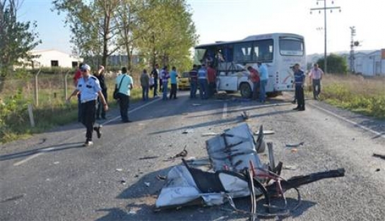 Öğretmenleri taşıyan servis dehşet saçtı