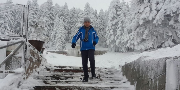 Uludağ'da kar kalınlığı yarım metre