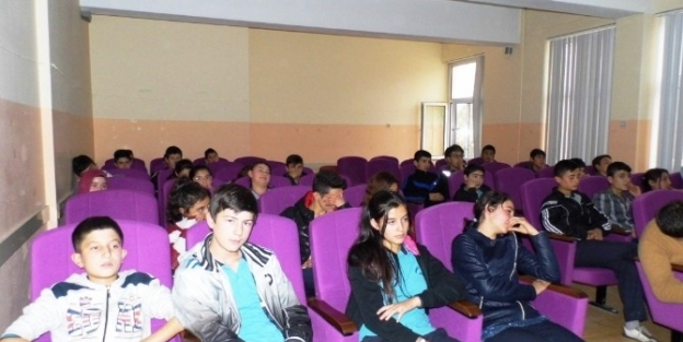 Lise Öğrencilerine Sigaranın Zararları Anlatıldı