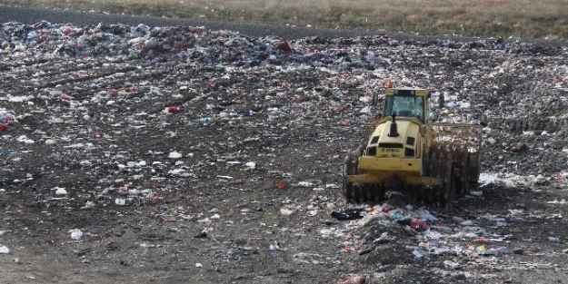 Günlük 120 Ton Çöp Depolanıyor