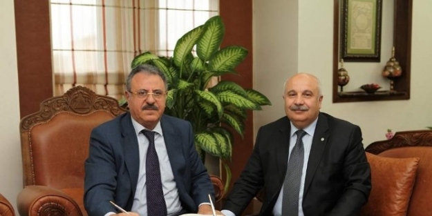 Fermani Altun Adıyaman Üniversitesi’nde Konferans Verdi