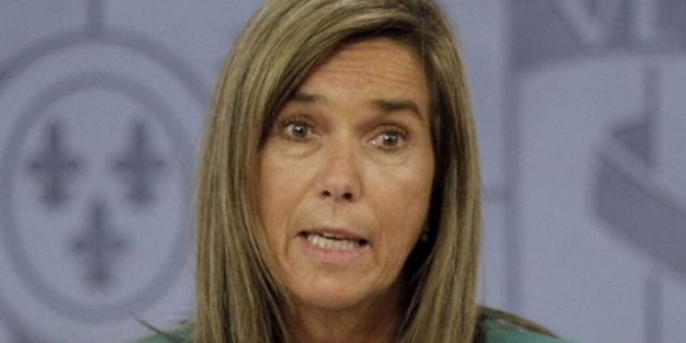 Bakan görevinden istifa etti