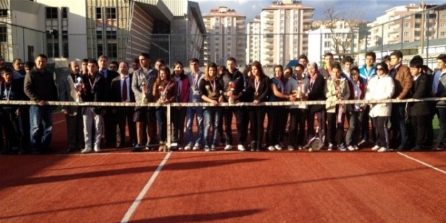 Okullar Arası Tenis Müsabakaları Sona Erdi