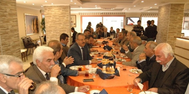 Altun’dan Basına Kahvaltı