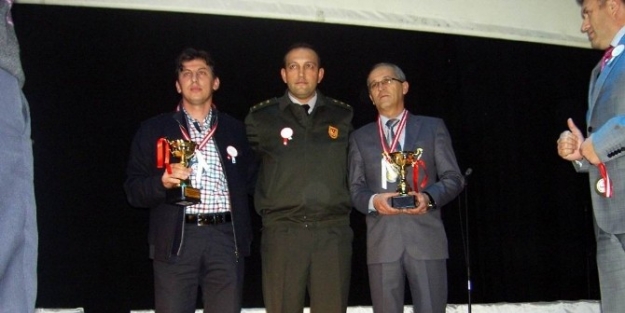 Gönen’de Masa Tenisi Ve Satranç Kupaları Sahiplerini Buldu