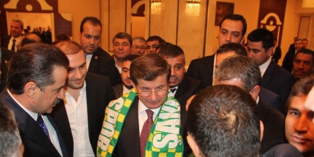 Başbakan Davutoğlu’ndan Şanliurfaspor’a Destek Sözü